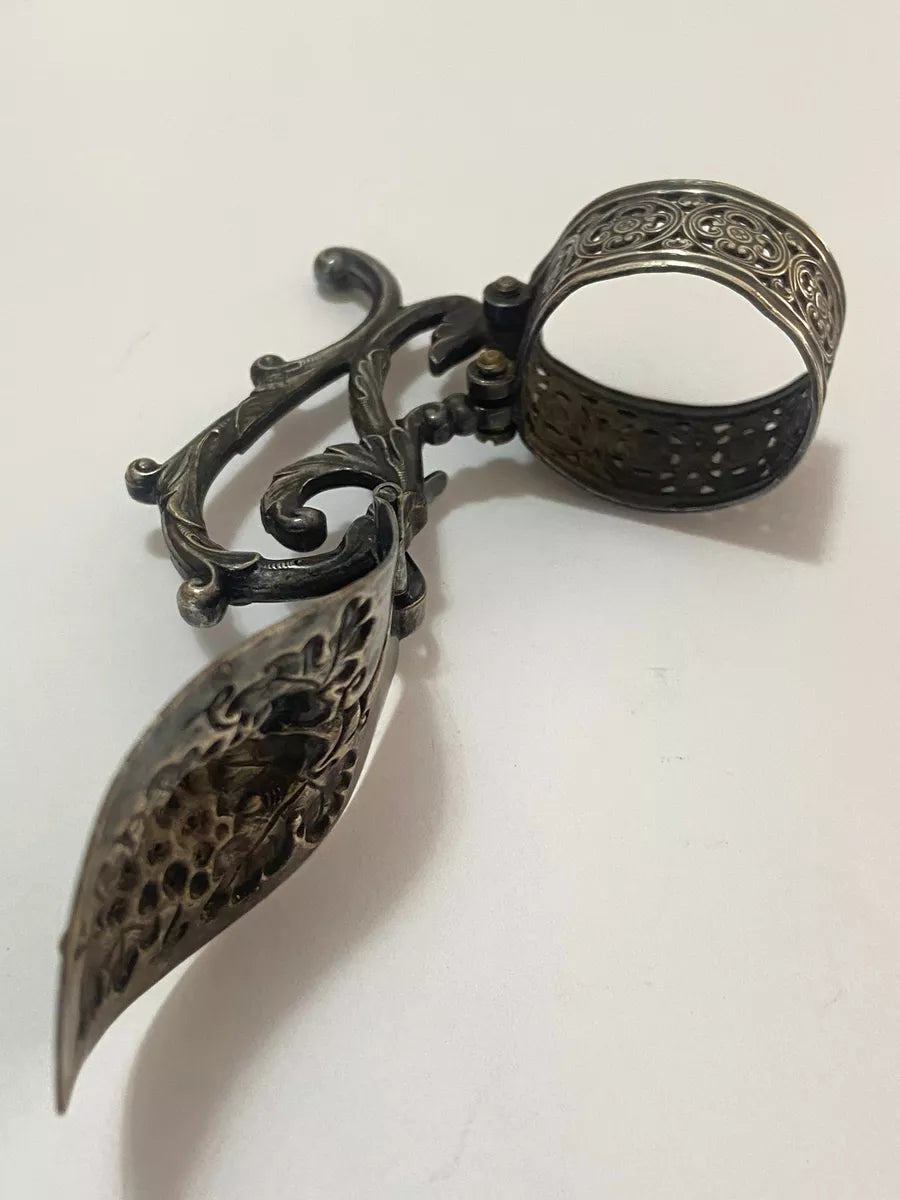 Tampa De Garrafa Cacho De Uva Prata Antiga Prateado