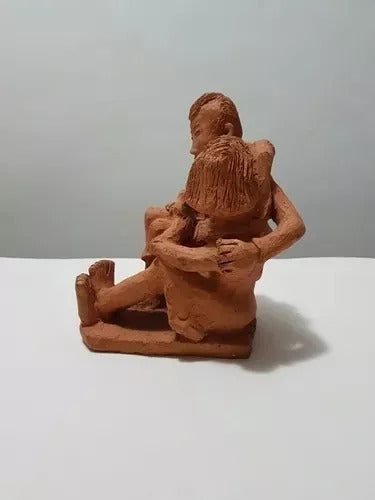 Escultura Antiga Casal Asiático Em Cerâmica - Abraço
