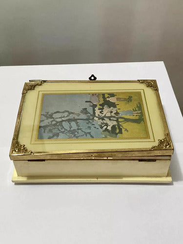 Antiga Caixa Porta Joias De Madeira Com Detalhes Dourados