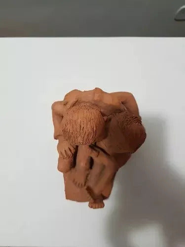 Escultura Antiga Casal Asiático Em Cerâmica - Abraço