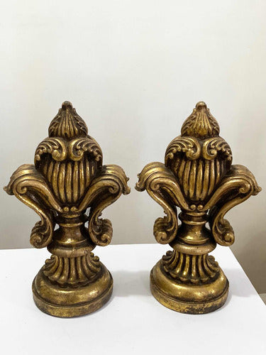 Antiga Escultura Flor De Liz Dourada