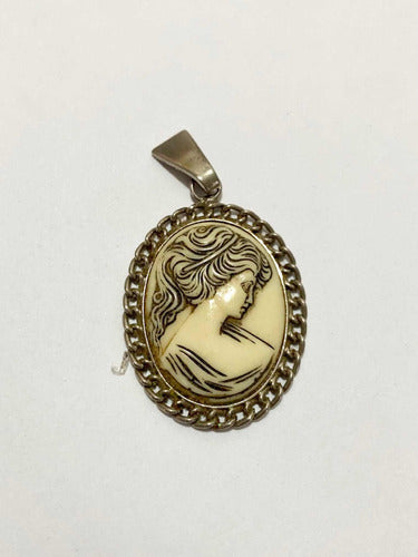 Pingente Camafeu Antigo Marfim Moldura Trabalhada