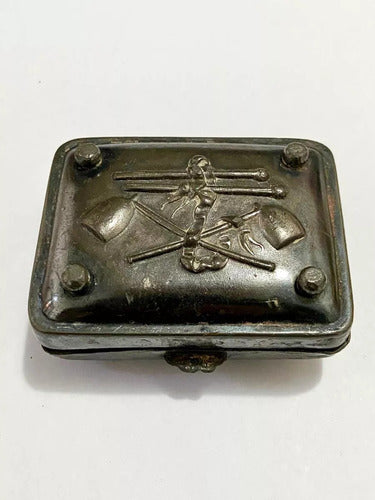 Antiga Caixa Charuto De Metal Porta Cigarro Com Desenhos