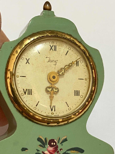 Relógio Antigo De Mesa Suíço Jung Com Pintura Pequeno Dourad