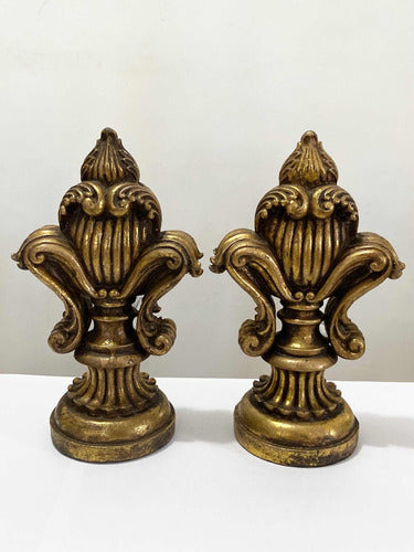 Antiga Escultura Flor De Liz Dourada