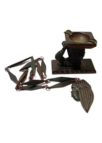 Antigo Colar Com Moeda E Escultura Madeira Nobre