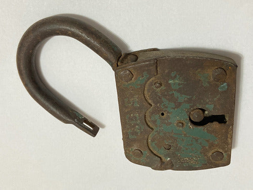 Cadeado Antigo Em Metal Med. 11,5 X  7,5cm