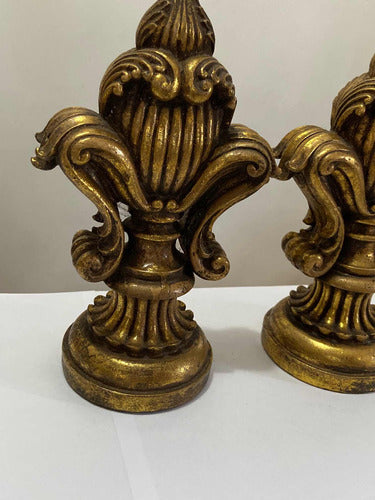 Antiga Escultura Flor De Liz Dourada