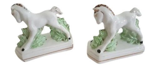 Par De Esculturas Antigas De Cavalinhos Em Porcelana