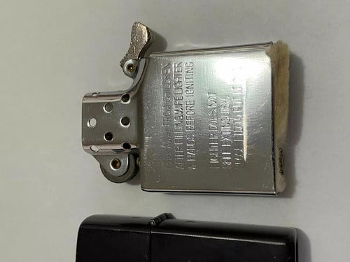 Isqueiro Antigo Com Desenho Borboleta