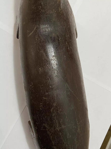 Escultura antiga Banquinho artesanal indígena em madeira