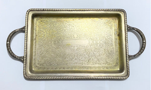 Antiga Bandeja com detalhes ornamentais relevo floral