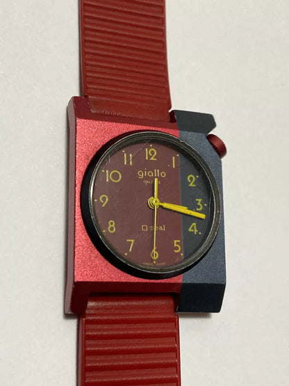Relógio Antigo Suiço Giallo Quartz Seal Swiss Made Vermelho