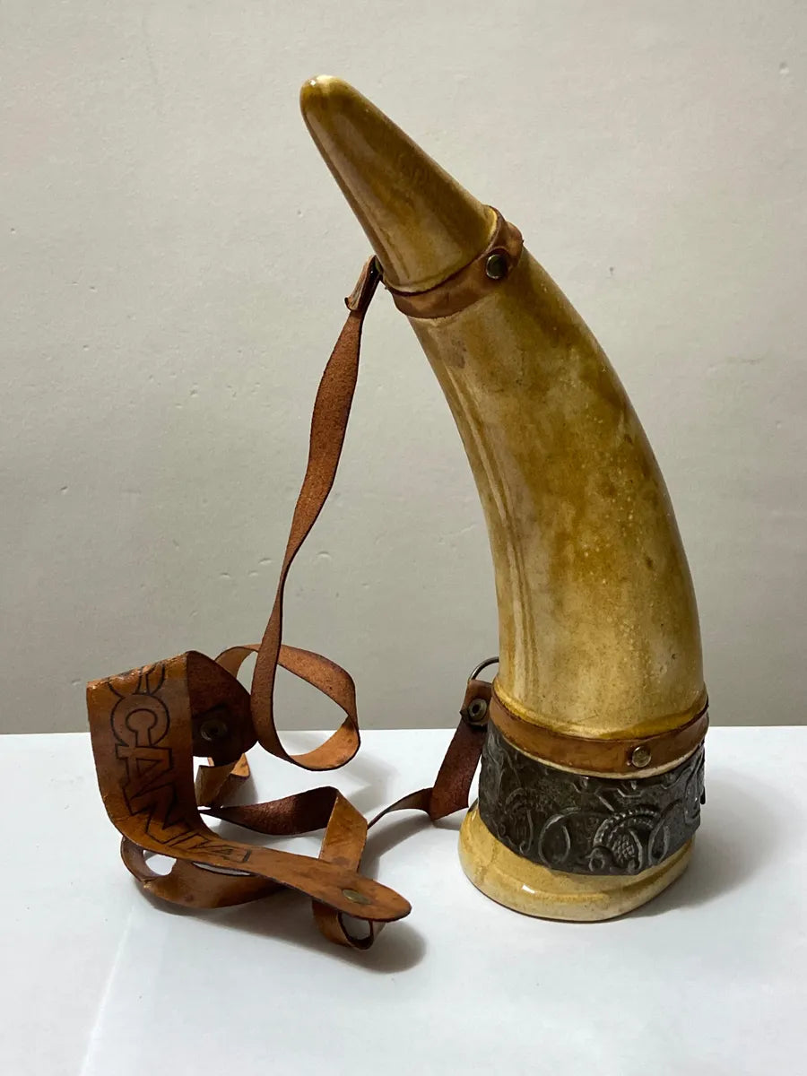 Caneca Chifre Cerâmica Scania C/ Alça De Couro Drinking Horn