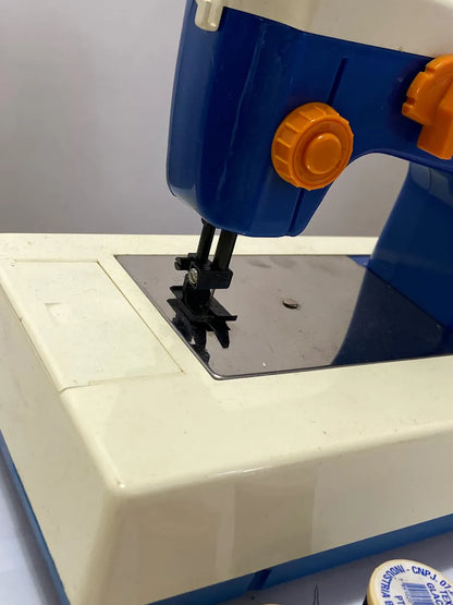 Mini Máquina De Costura Antiga Estrela Anos 80 Com Caixa Branco
