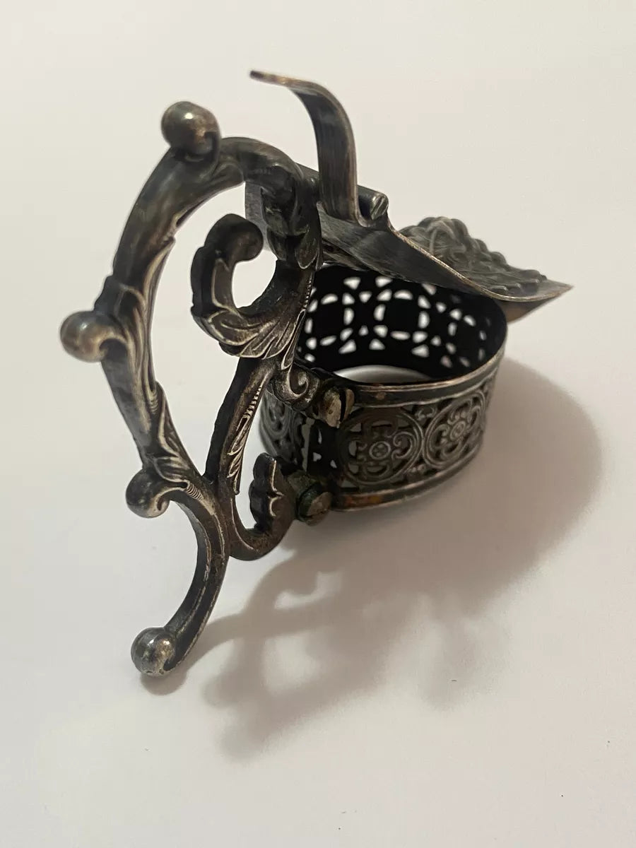 Tampa De Garrafa Cacho De Uva Prata Antiga Prateado