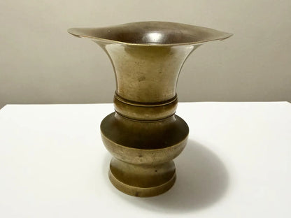 Castiçal Antigo Em Metal Dourado 9x8cm Bronze