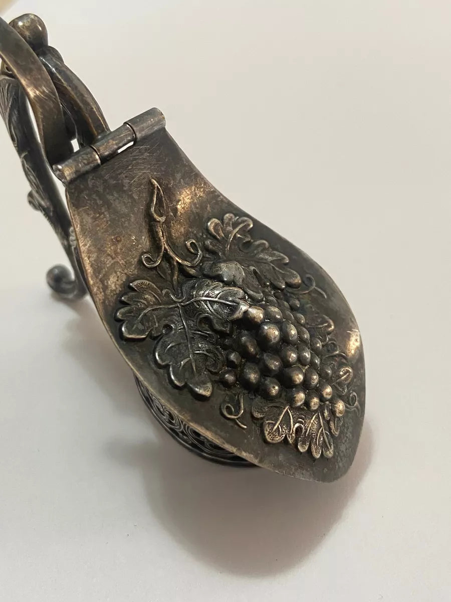 Tampa De Garrafa Cacho De Uva Prata Antiga Prateado