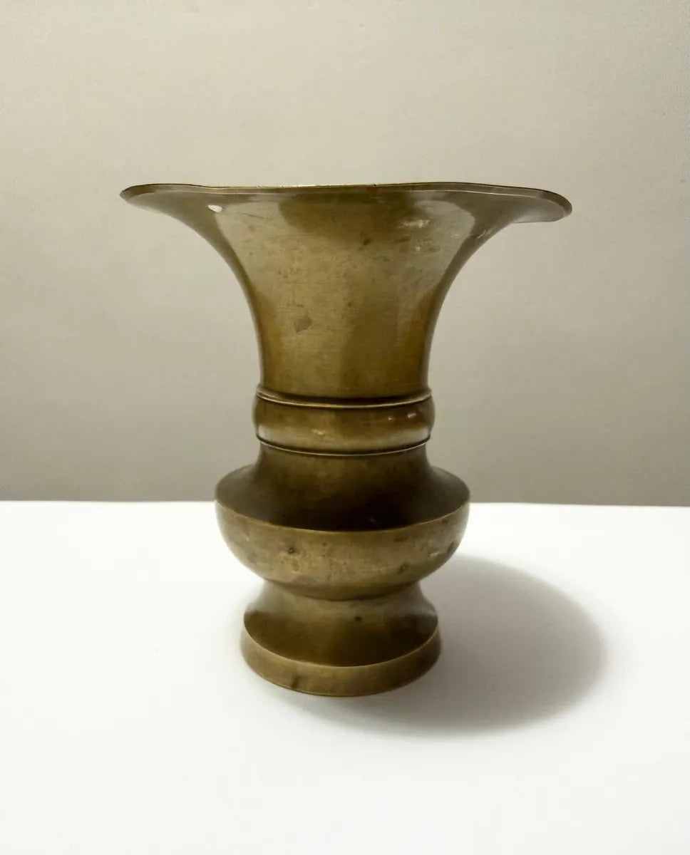 Castiçal Antigo Em Metal Dourado 9x8cm Bronze