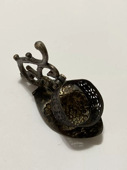 Tampa De Garrafa Cacho De Uva Prata Antiga