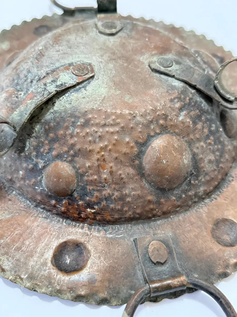 Centro De Mesa Antigo Em Cobre Martelado 23cm