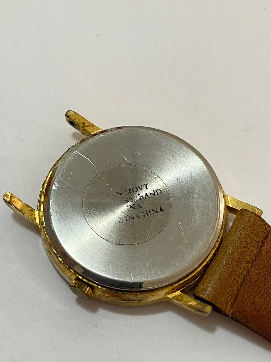 Relógio Antigo Geneva Gato Óculos Quartz Japan Dourado