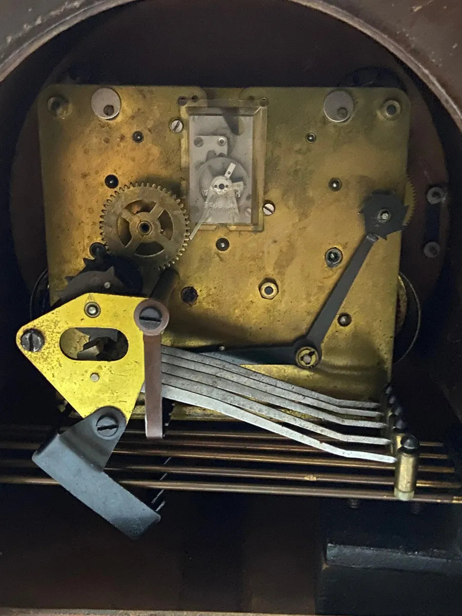 Relógio Antigo De Mesa Carrilhão Suiço Silco