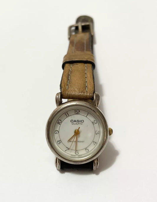 Relógio Antigo Casio Quartz Japan Ltp 1009 Water Resist