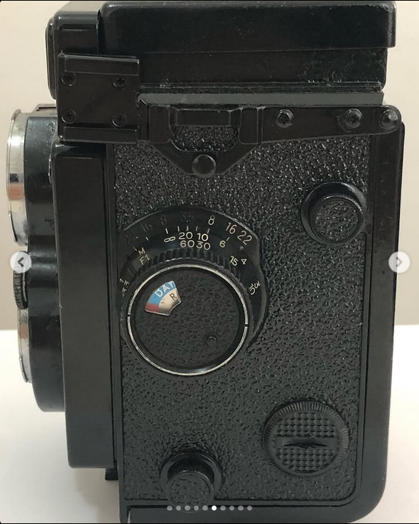 Câmera antiga Yashica Mat-124 B