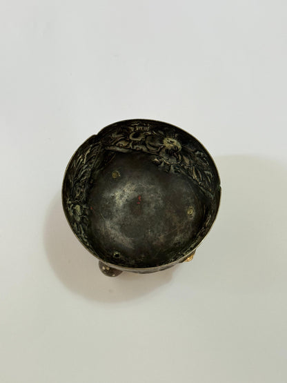 Antiga Tigela Artesanal Com Flores E Detalhes Dourados