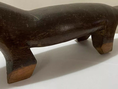 Escultura antiga Banquinho artesanal indígena em madeira