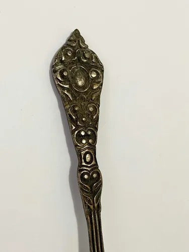 Colher Antiga Com Detalhes