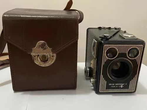 Câmera Antiga Kodak Six-20 London Com Capa