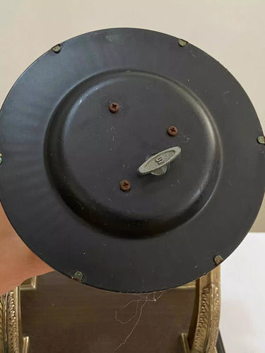 Licoreira Antiga Em Formato De Sino Com Caixa De Musica