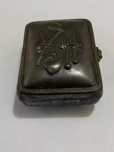 Antiga Caixa Charuto De Metal Porta Cigarro Com Desenhos