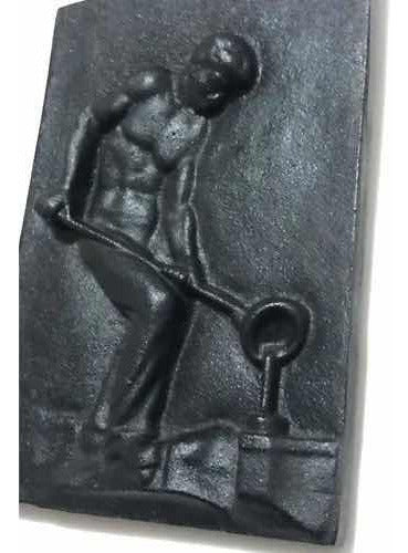 Quadro Antigo Placa Escultura Homem Trabalhador Ferro Fundid