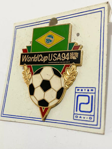 Broche Antigo Dourado Copa Do Mundo De Futebol 1994 Usa